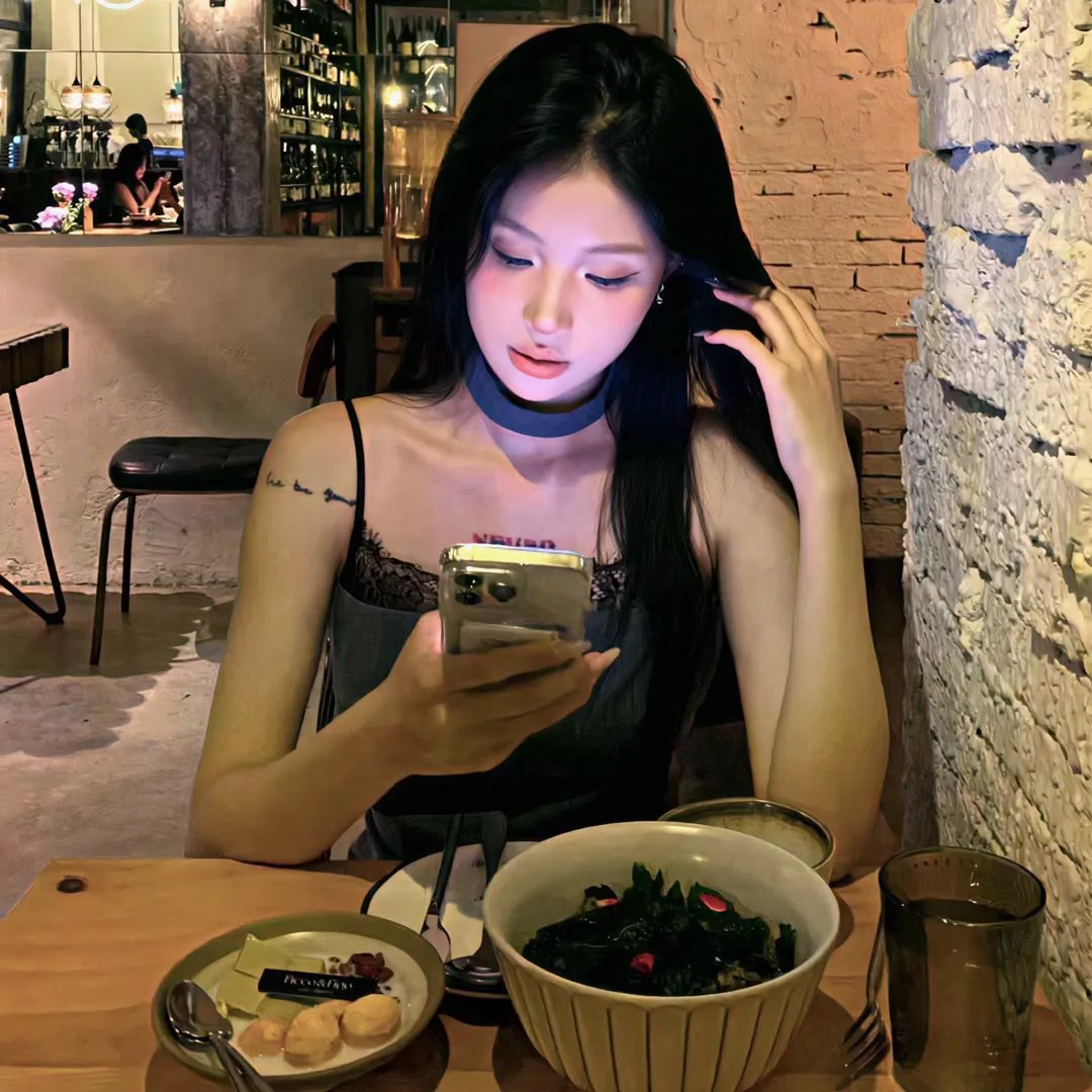 穿成极品农妇带崽囤粮惊艳全城